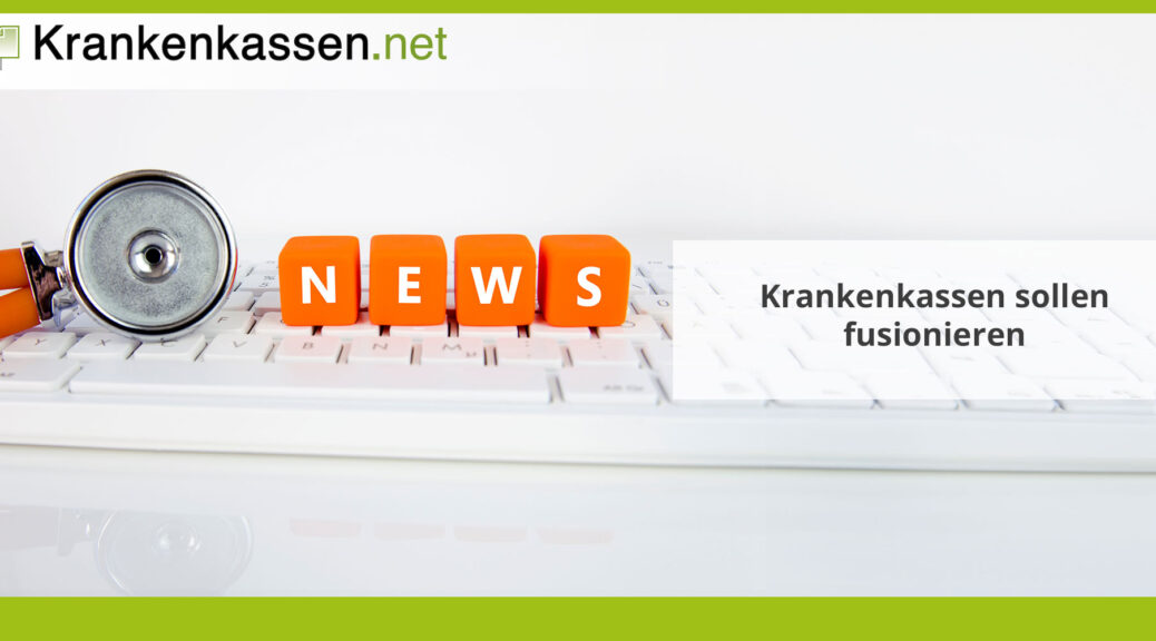 Beitragsgrafik Social Media für News: Krankenkassen sollen fusionieren; Eine Computertastatur auf der Würfel stehen welche das Wort NEWS zeigen. Daneben liegt ein Stethoskop. Im Text: Krankenkassen.net - Krankenkassen sollen fusionieren
